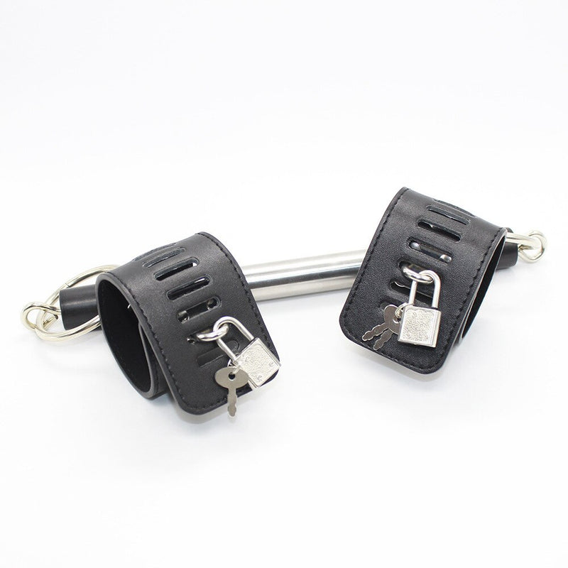 Leather Lockable Handcuffs Strap with Metal Spreader Bar